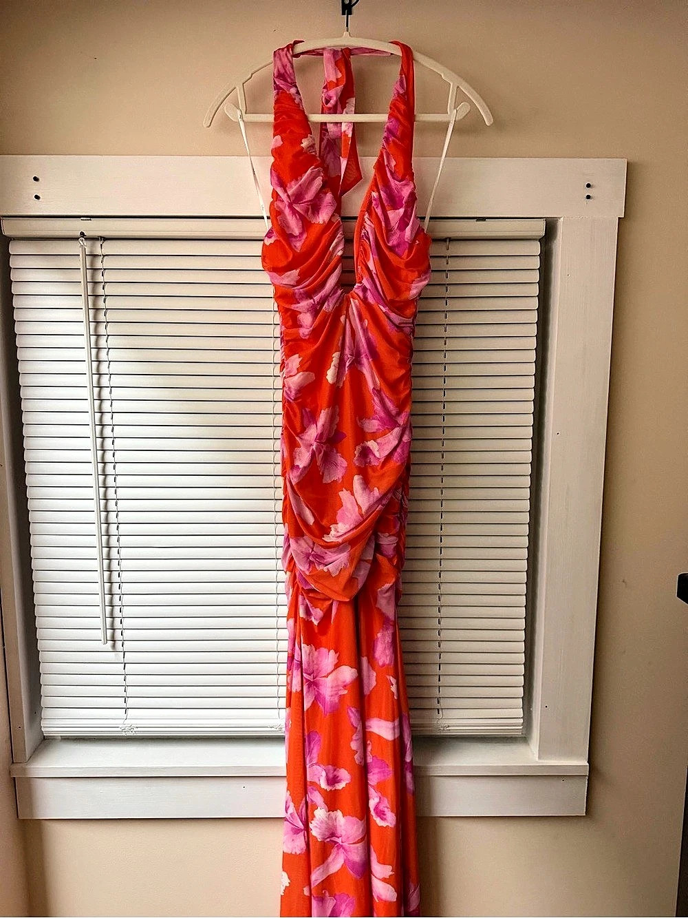 Lulu's Floral Maxi Dress in Pink & Red Size Medium